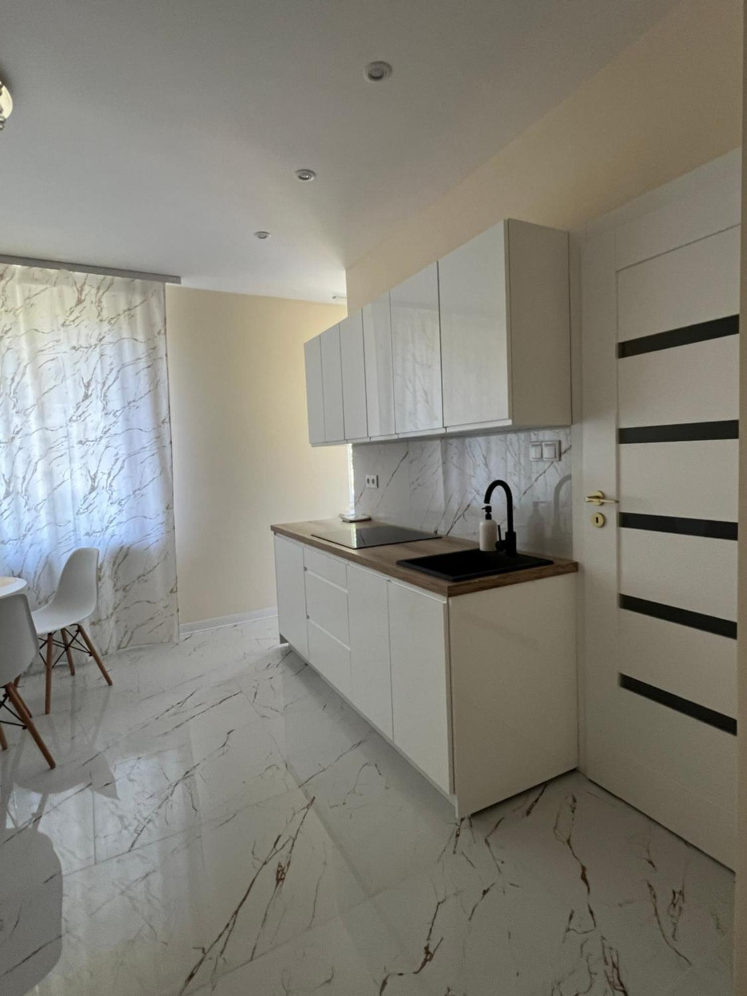 Nowe Luksusowe Apartamenty Manufaktura-Prywatny Na Wylacznosc-Wanna-Zamykany Ogrodzony Parking, Blok,Niskie Pietro-Cisza I Spokoj Łódź Dış mekan fotoğraf